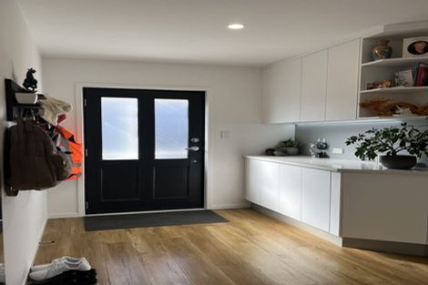 Photo of property in 40 Santiago Crescent, Unsworth Heights, Auckland, 0632