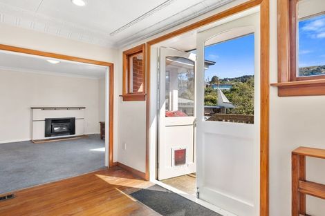 Photo of property in 1 Centennial Avenue, Helensburgh, Dunedin, 9010