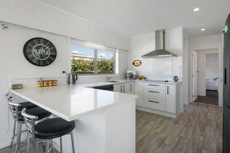 Photo of property in 8 Sandleigh Drive, Athenree, Katikati, 3177