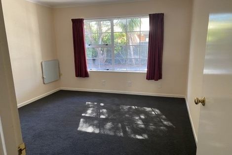 Photo of property in 16 Rosebank Avenue, Kelvin Grove, Palmerston North, 4414