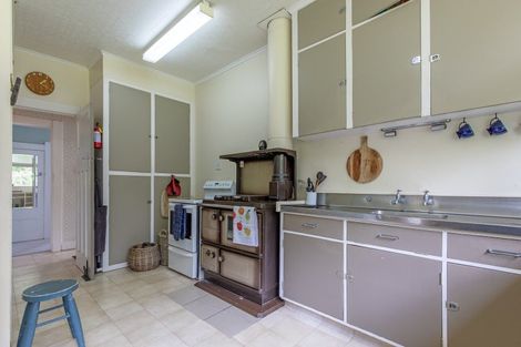 Photo of property in 36 Riverdale Road, Dannevirke, 4930