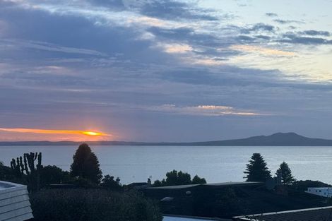 Photo of property in 825 Beach Road, Browns Bay, Auckland, 0630