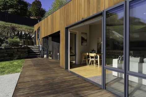 Photo of property in 67 Mcdonnell Road, Arrowtown, 9302