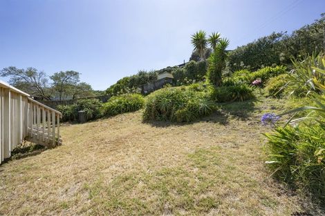 Photo of property in 95 Marine Parade North, Piha, New Lynn, 0772
