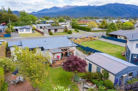 Photo of property in 32 Pompolona Street, Te Anau, 9600