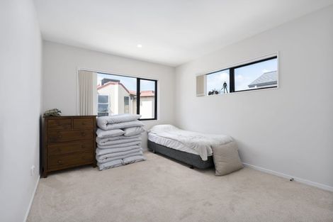 Photo of property in 54c Chilcott Road, Henderson, Auckland, 0612