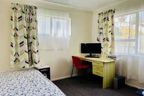 Photo of property in 6 Ruth Grove, Karori, Wellington, 6012