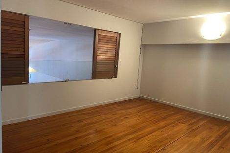 Photo of property in Courtenay Mews Apartments, 5/14 Alpha Street, Te Aro, Wellington, 6011