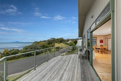 Photo of property in 84 Shakespear Road, Army Bay, Whangaparaoa, 0930