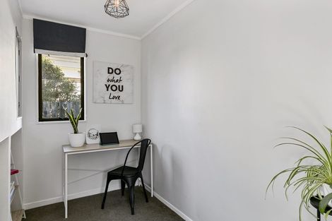 Photo of property in 1/163 Queens Drive, Lyall Bay, Wellington, 6022