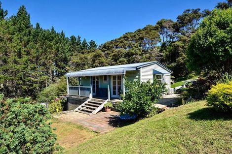 Photo of property in 344 Waitakere Road, Taupaki, Henderson, 0782