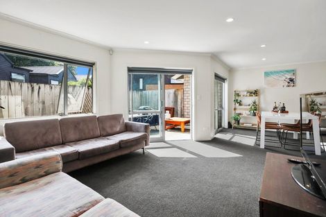 Photo of property in 2/19 Abbotsford Street, Whitiora, Hamilton, 3200