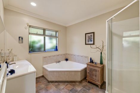 Photo of property in 39 Bayvista Close, Welcome Bay, Tauranga, 3112