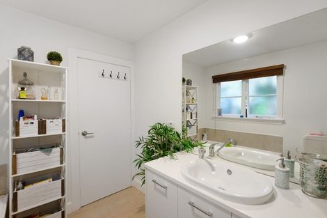 Photo of property in 60 Hamilton Avenue, Ilam, Christchurch, 8041