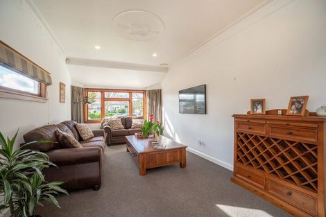 Photo of property in 12 Phoenix Avenue, Hokowhitu, Palmerston North, 4410