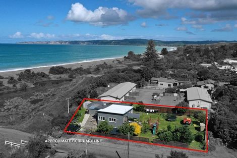 Photo of property in 12 Domain Road, Haumoana, 4102