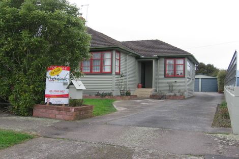 Photo of property in 46 Andrew Avenue, Roslyn, Palmerston North, 4414