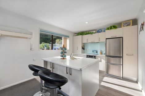 Photo of property in 5 Amelia Crescent, Waikawa, Picton, 7220