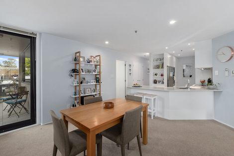 Photo of property in 2d/171 Hurstmere Road, Takapuna, Auckland, 0622