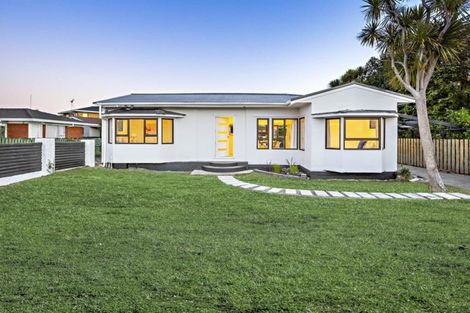 Photo of property in 6b Roys Road, Weymouth, Auckland, 2103