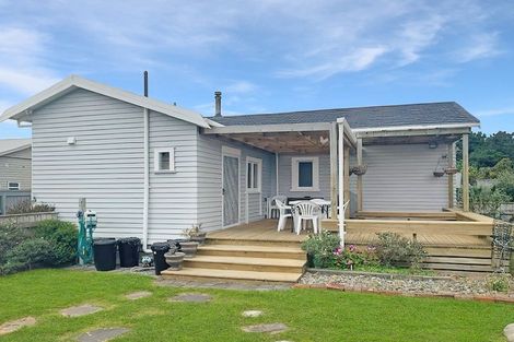 Photo of property in 22 Barling Street, Himatangi Beach, Foxton, 4891