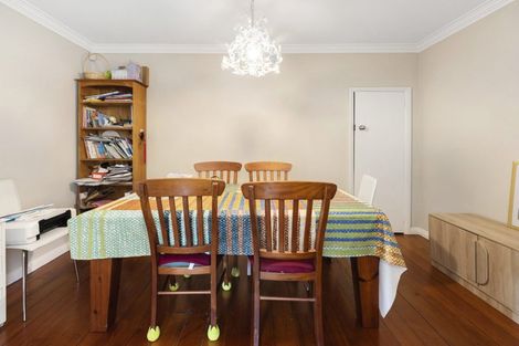 Photo of property in 122 Donald Street, Karori, Wellington, 6012