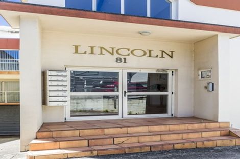 Photo of property in 1/81 Birkenhead Avenue, Birkenhead, Auckland, 0626