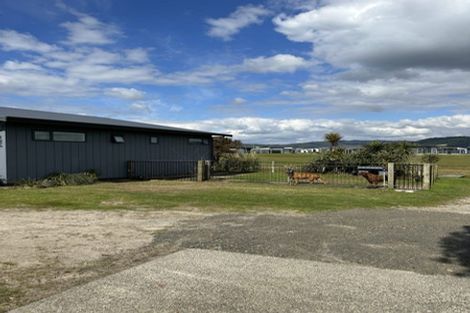 Photo of property in 126 The Fairway, Matarangi, Whitianga, 3592