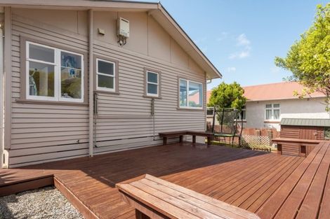 Photo of property in 87 Parkvale Road, Karori, Wellington, 6012