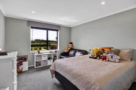 Photo of property in 1 Larlin Drive, Hawera, 4675