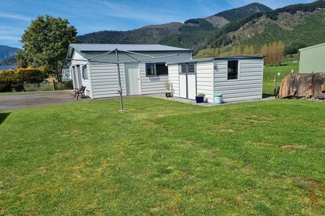 Photo of property in 104 Waller Street, Murchison, 7007