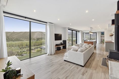 Photo of property in 2 Judare Drive, Lowburn, Cromwell, 9384