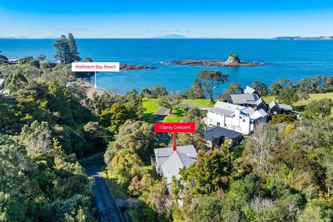 Photo of property in 1 Spray Crescent, Leigh, 0985