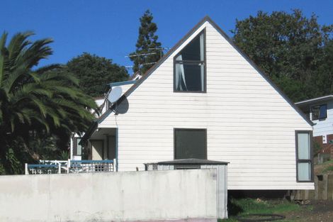 Photo of property in 1/727 Beach Road, Browns Bay, Auckland, 0630