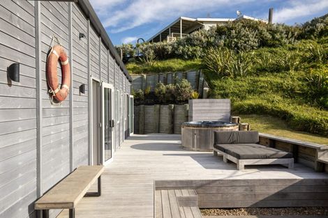 Photo of property in 115 Riria Kereopa Memorial Drive, Raglan, 3297