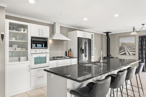 Photo of property in 3 Streets Way, Timberlea, Upper Hutt, 5018