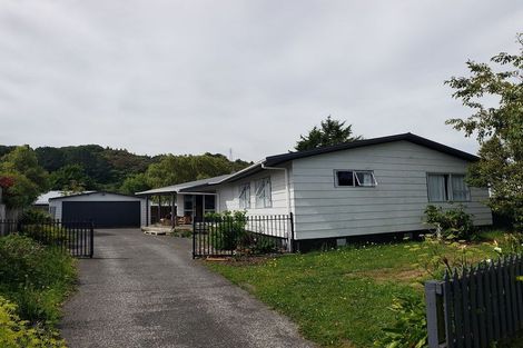 Photo of property in 13 Moonstone Grove, Birchville, Upper Hutt, 5018