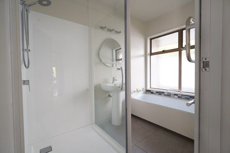 Photo of property in 18a Montgomery Terrace, Hokowhitu, Palmerston North, 4410