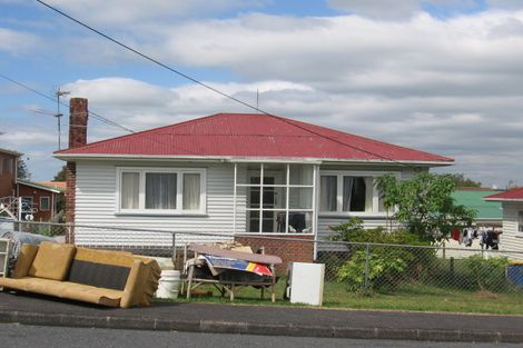 Photo of property in 4 Aotea Road, Glen Eden, Auckland, 0602