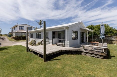 Photo of property in 866a Papamoa Beach Road, Papamoa Beach, Papamoa, 3118