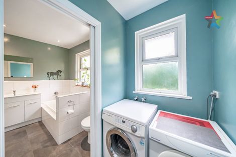 Photo of property in 46 Maungaraki Road, Korokoro, Lower Hutt, 5012