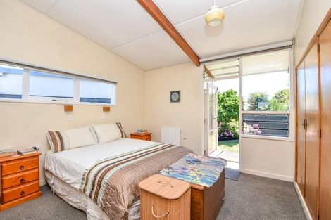 Photo of property in 22 Victoria Street, Carterton, 5713