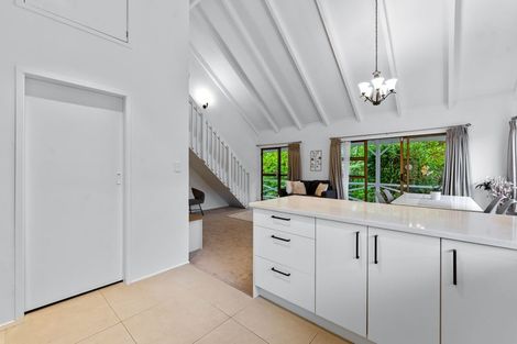 Photo of property in 2/1 Trelawny Place, Hillcrest, Auckland, 0627