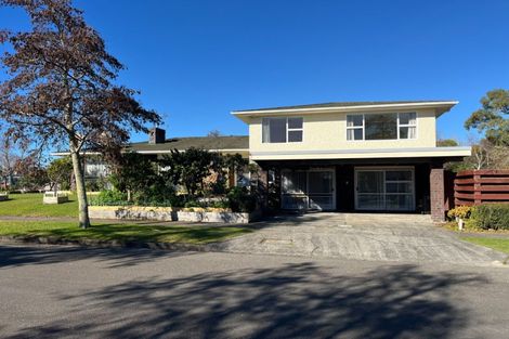 Photo of property in 1 Guernsey Place, Fitzherbert, Palmerston North, 4410