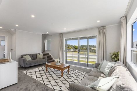 Photo of property in 35 James Cook Drive, Whitby, Porirua, 5024