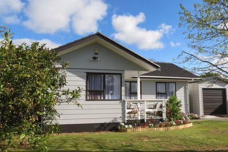 Photo of property in 75a Willis Road, Papakura, 2110
