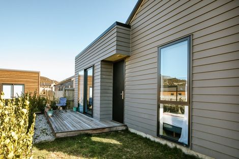 Photo of property in 4 Matakanui Lane, Wanaka, 9305