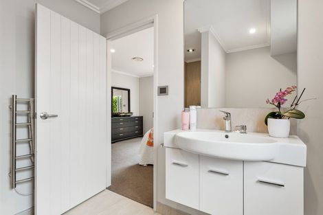 Photo of property in 7 Laurie Street, Red Beach, 0932