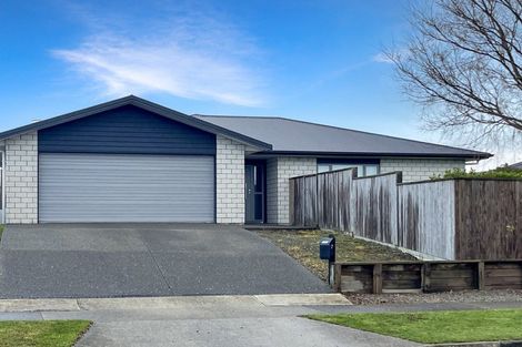 Photo of property in 7 Monaco Grove, Fitzherbert, Palmerston North, 4410