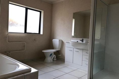 Photo of property in 16 Erne Crescent, East Tamaki, Auckland, 2016